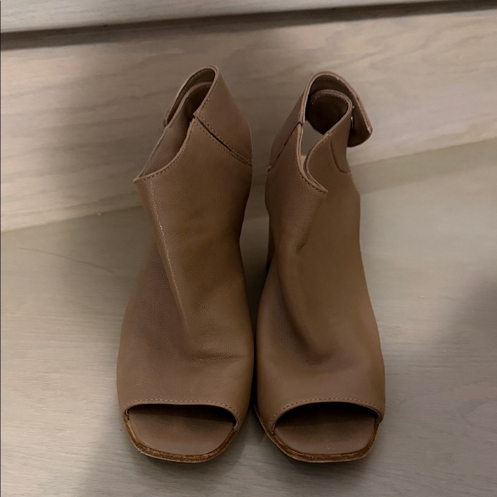 Elegant Tan Peep-Toe Ankle Boots